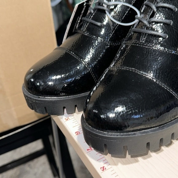 Black Oxford shoes block heel 2” lug like sole size 8 NEW cushion insole - Picture 2 of 5